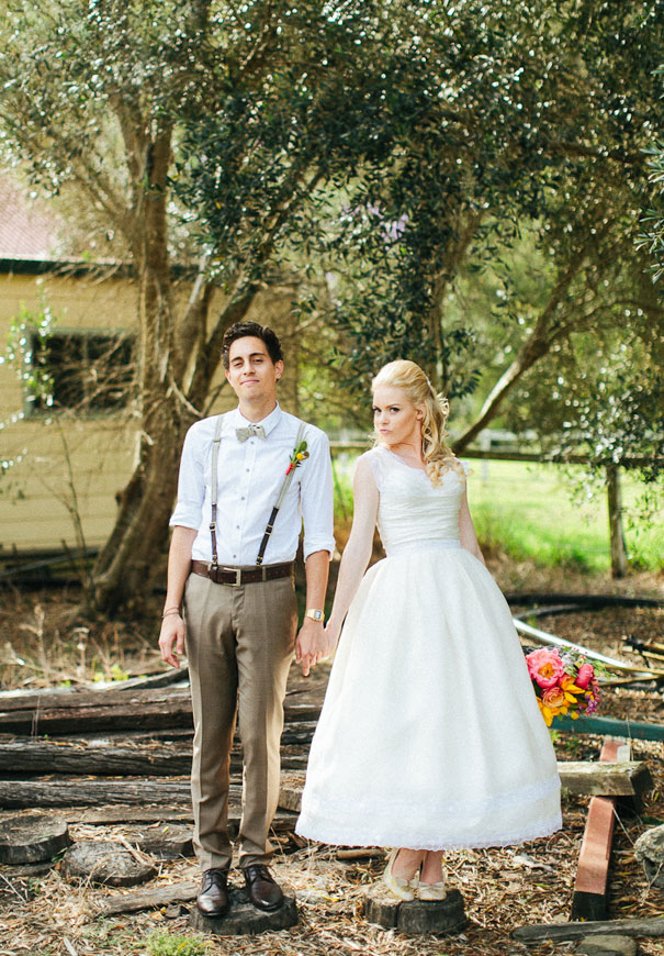 country-DIY-bunting-wedding-barn-winery-qld-julian-beattie-retro-vintage-bride5