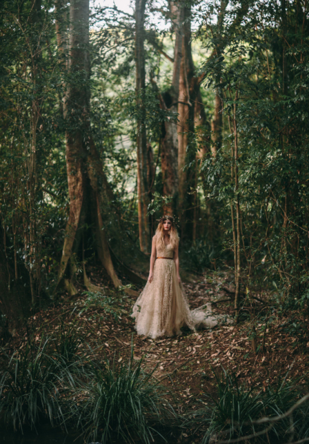 designer-Suzanne-Harward-bridal-gown-wedding-dress-elegant-romantic-boho-the-white-tree3
