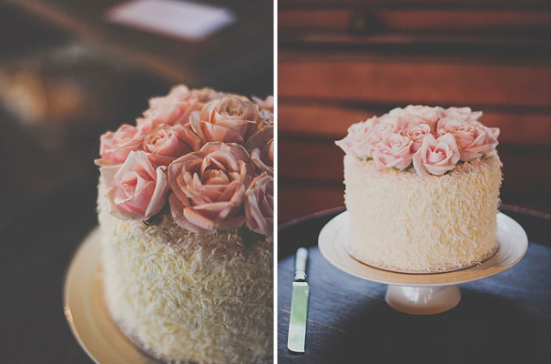 wedding-cake-inspiration-cheese-wheel-naked-cake-flowers-traditional-cool-diffferent6