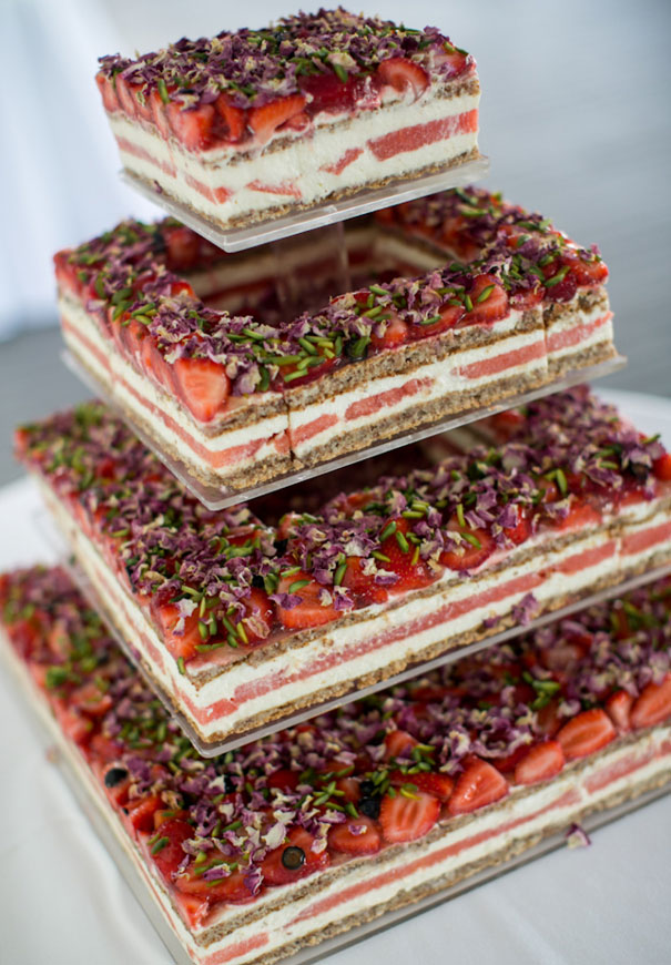 wedding-cake-inspiration-cheese-wheel-naked-cake-flowers-traditional-cool-rainbow4