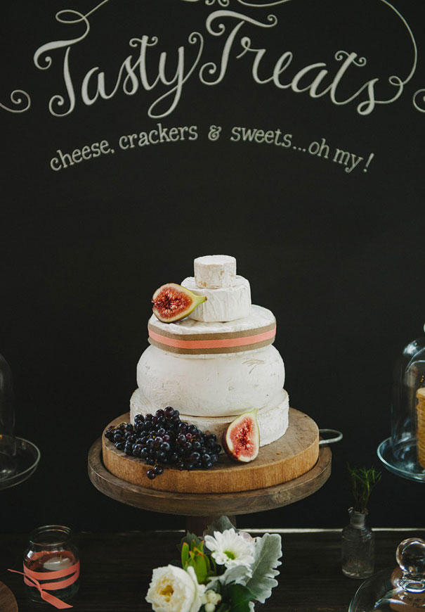 wedding-cake-inspiration-cheese-wheel-naked-cake-flowers-traditional-cool-rainbow8