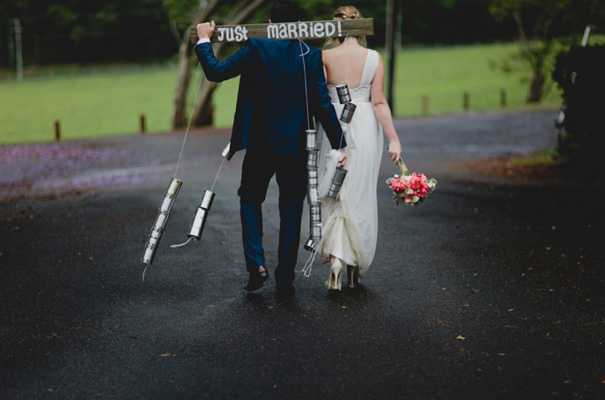 vicky-lee-queensland-wedding-photographer-just-married-sign37