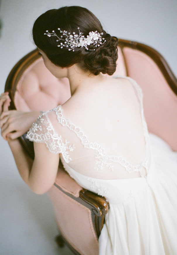 gold-three-sunbeams-bridal-hair-accessories-veil4