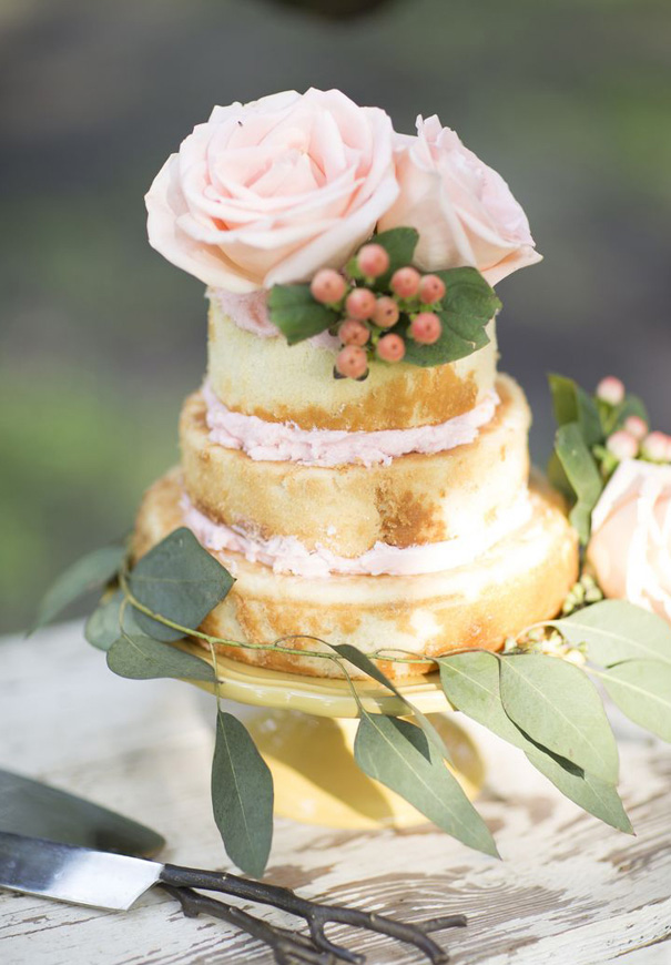 naked-wedding-cake-reception-flowers-inspiraton-donut-cake25