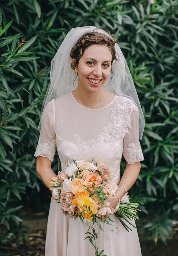 Mitch-Pohl-wedding-photographer-bride-flowers-greek-wedding4