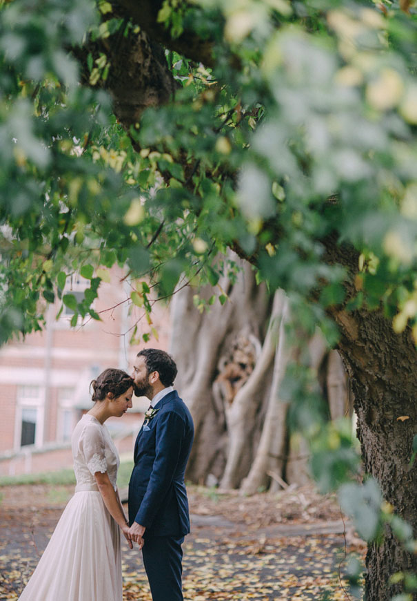 Mitch-Pohl-wedding-photographer-bride-flowers-greek-wedding6