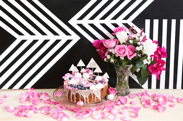 wedding-cake-topper-edible-flowers-dessert-inspiration-cool-different-best
