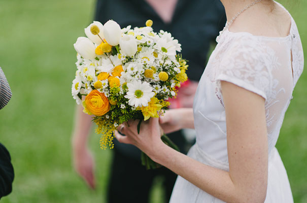 yellow-country-vintage-lace-dress-daisies-wedding-jess-jackson29