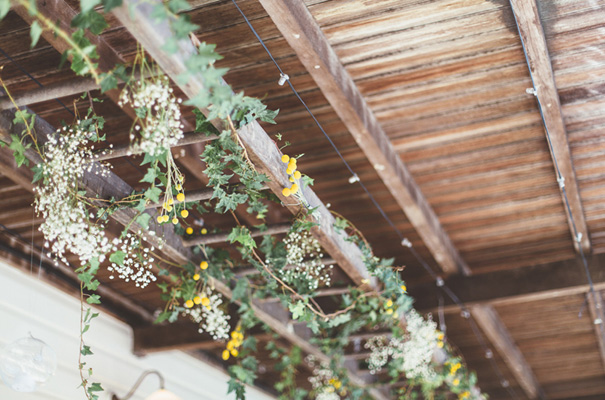 DIY-backyard-wedding-ladder-floral-styling-inspiration3