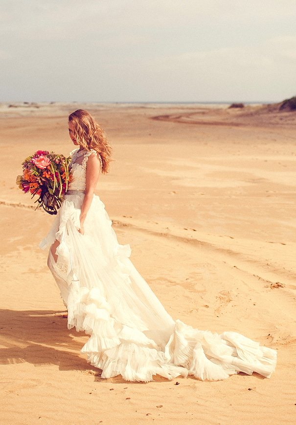 coolest-lovestoned-bridal-gown-wedding-dress-flower-hair-makeup-inspiration6