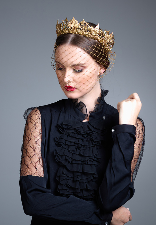 Viktoria-Novak-The-Pale-Empress-gold-leaf-wreath-bridal-accessories-crown5
