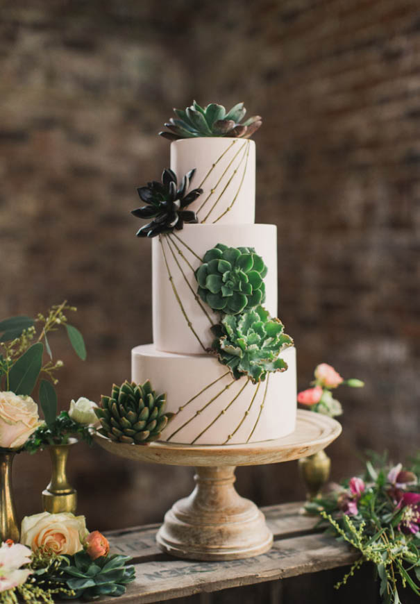 cool-wedding-cake-ideas-fruit-flowers-succulents-dessert12