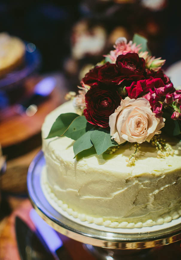 cool-wedding-cake-ideas-fruit-flowers-succulents-dessert14