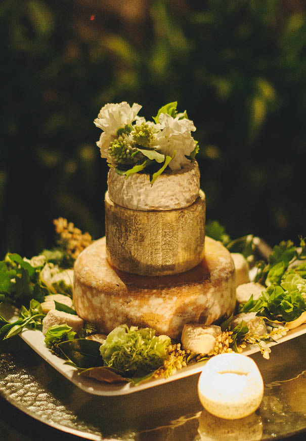cool-wedding-cake-ideas-fruit-flowers-succulents-dessert15