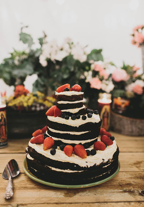 cool-wedding-cake-ideas-fruit-flowers-succulents-dessert6