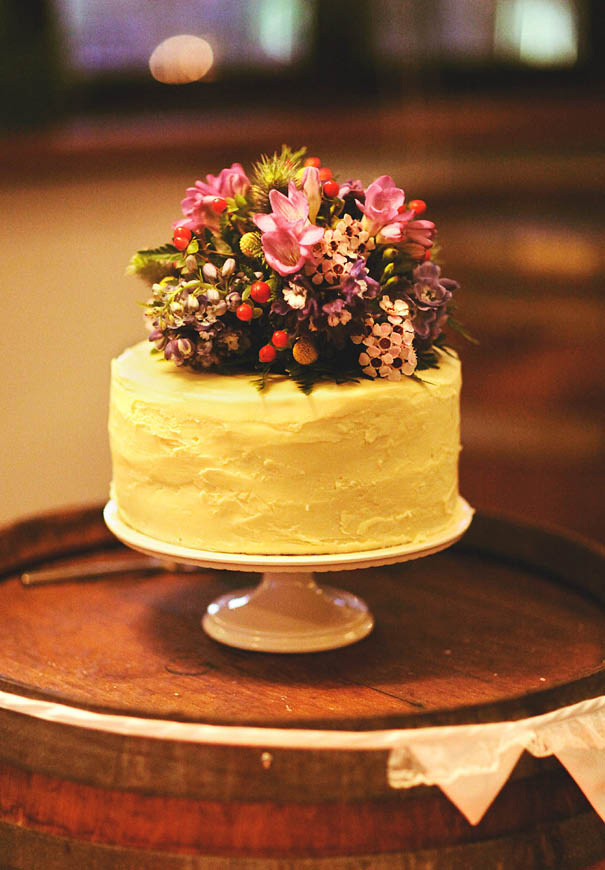 cool-wedding-cake-ideas-fruit-flowers-succulents-dessert7