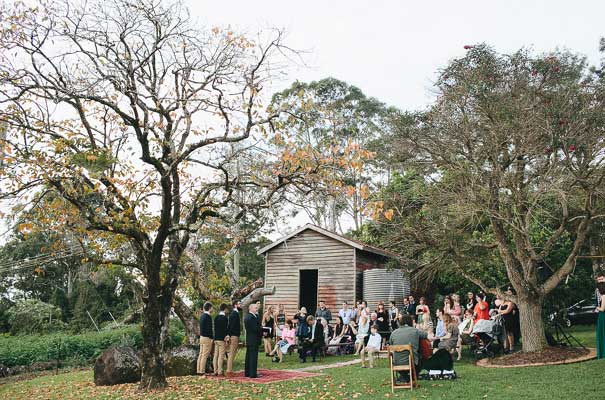 daisies-mapleton-backyard-wedding-queesnaland-photographer11