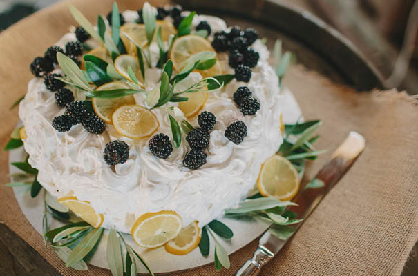wedding-cake-different-ideas-fruit-flowers-succulents-dessert2
