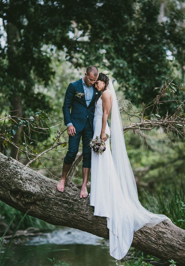 QLD-wedding-photographers-barefoot-bride4