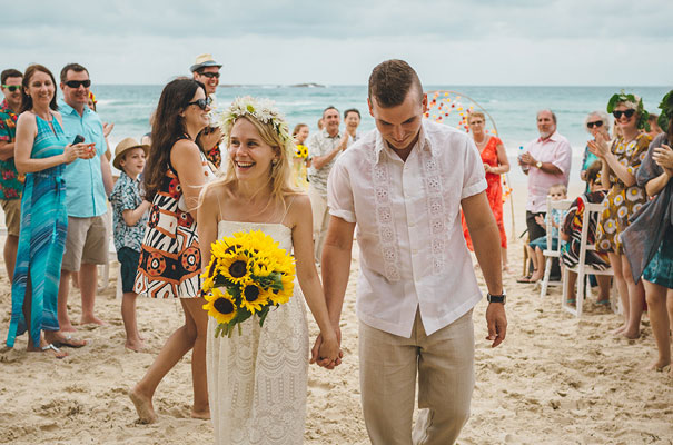 stradbroke-island-teeki-style-beach-coastal-barefoot-bride-wedding13