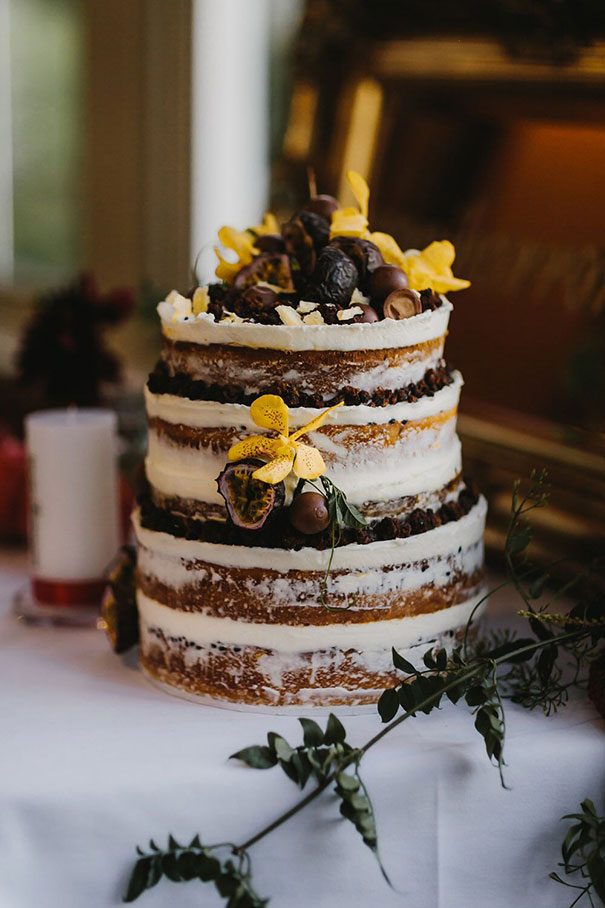 cake2-oli-sansom-weddings