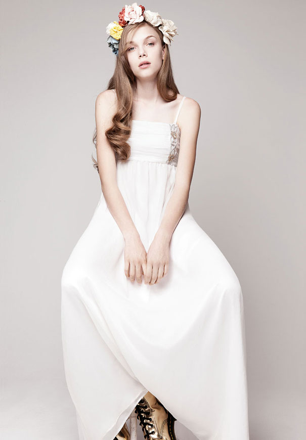 bridal-gown-wedding-dress-lace=boho-romantic-european-delicate-white9