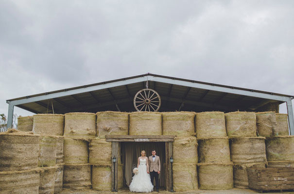 TAS-country-wedding-hay-bales-diy-ideas49