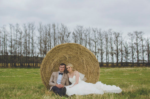 TAS-country-wedding-hay-bales-diy-ideas50