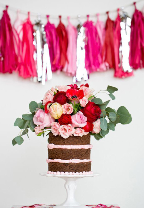 naked-wedding-cake-reception-flowers-inspiraton-donut-cake210