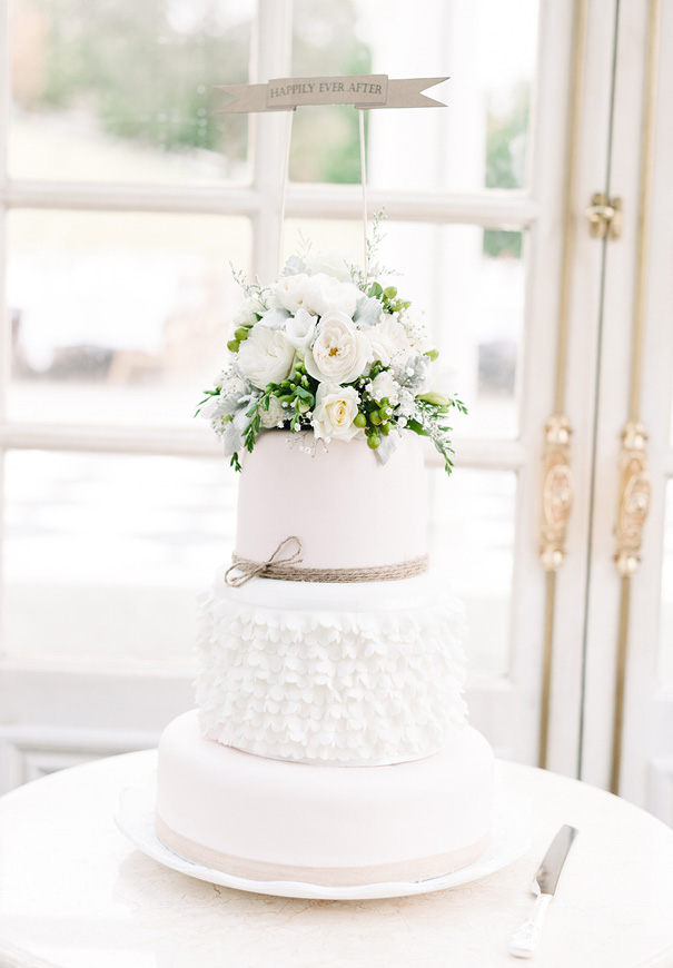 naked-wedding-cake-reception-flowers-inspiraton-donut-cake222