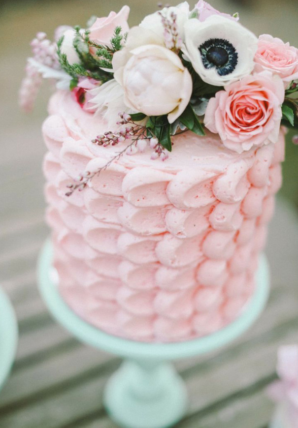naked-wedding-cake-reception-flowers-inspiraton-donut-cake28