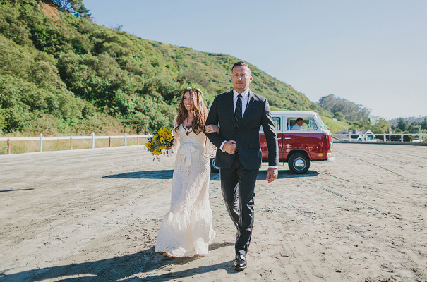 boho-bride-californian-wedding-barn-bhldn25