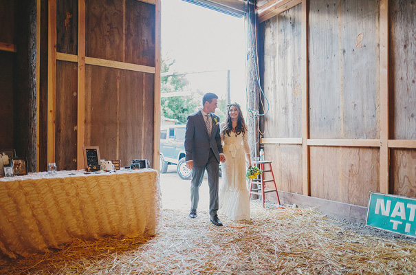 boho-bride-californian-wedding-barn-bhldn45