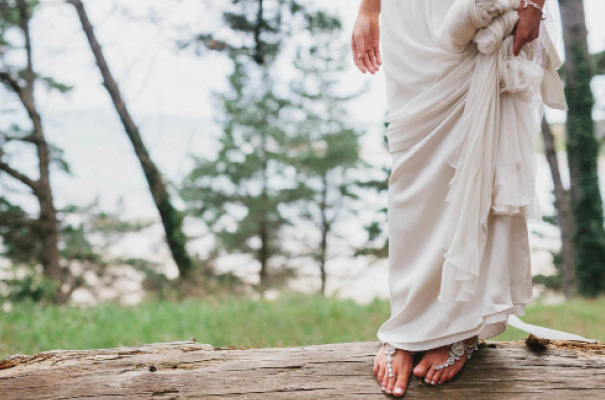 barefoot-sandals-anna-campbell-wedding-dress16