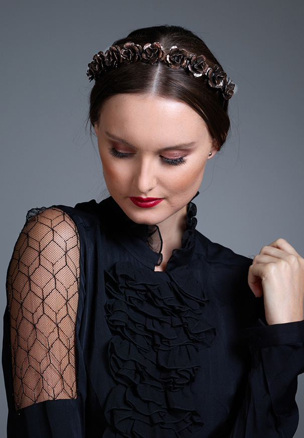 Viktoria-Novak-The-Pale-Empress-gold-leaf-wreath-bridal-accessories-crown14