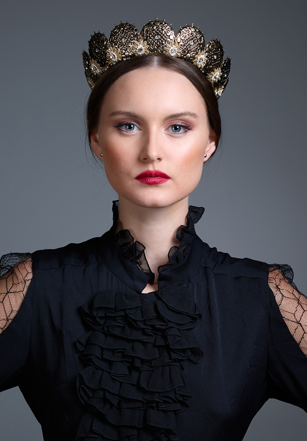 Viktoria-Novak-The-Pale-Empress-gold-leaf-wreath-bridal-accessories-crown17