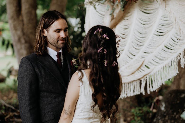 SARAH & ANT’S BYRON WEDDING – Hello May