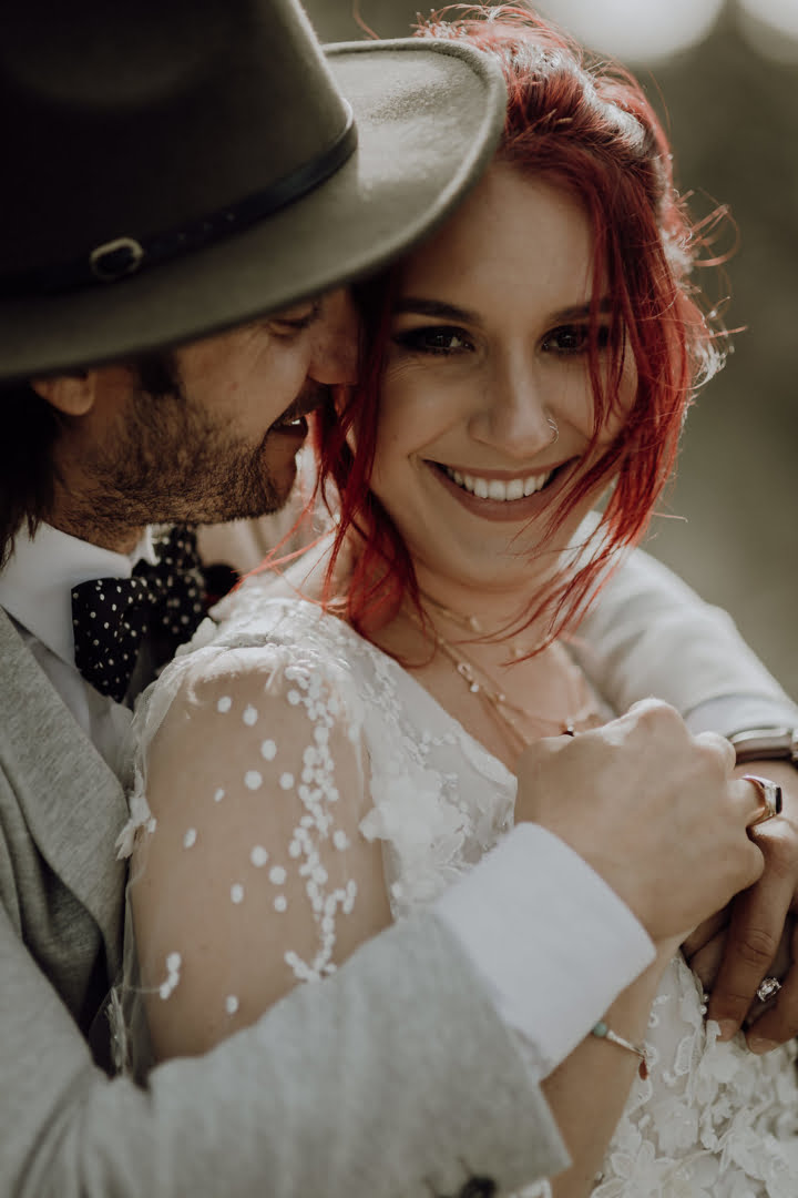 SARAH & JULIAN’S WESTERN AUSTRALIA WEDDING – Hello May