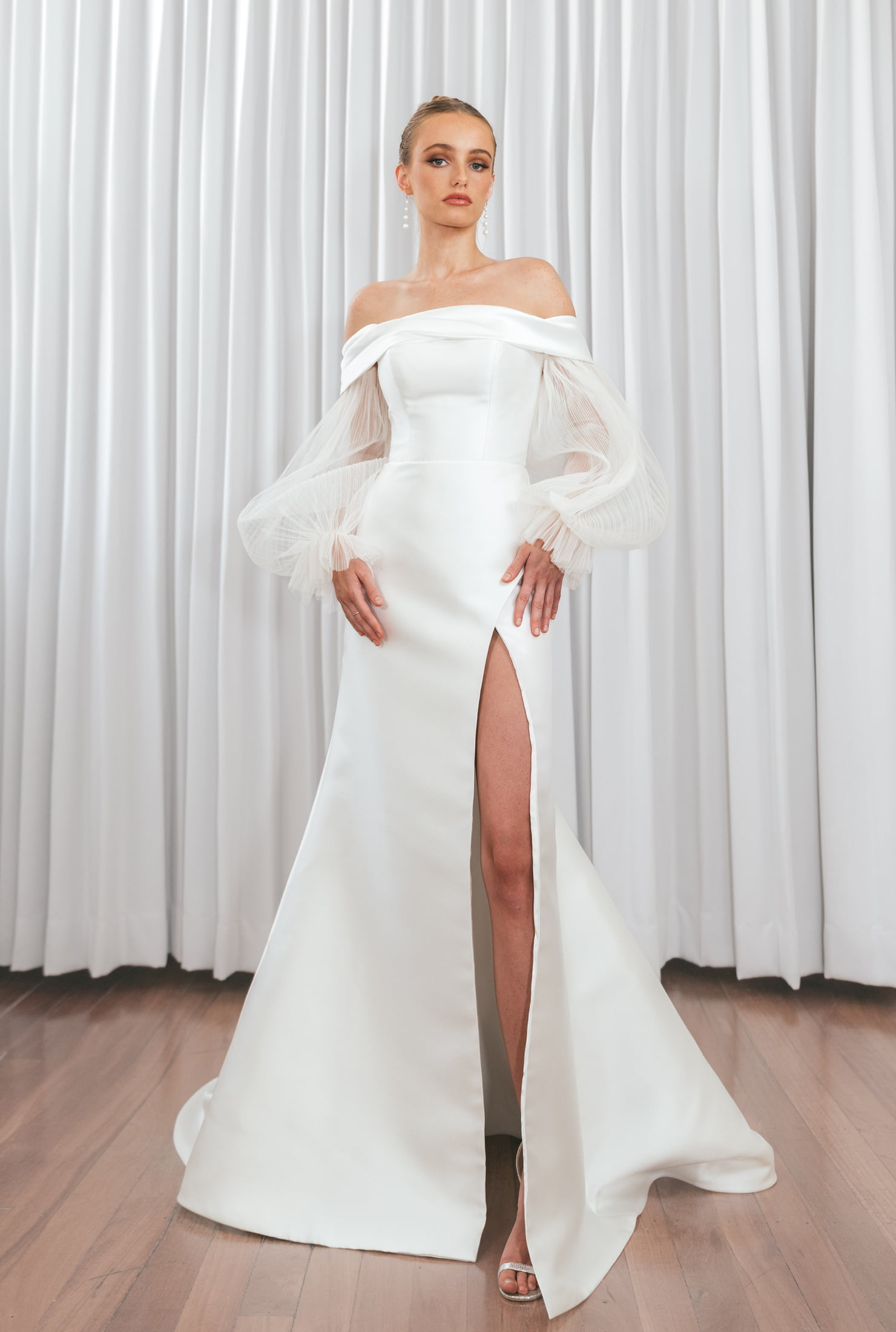 20 BEAUT BRIDAL GOWNS WITH SLEEVES (& ONE SUIT!) – Hello May