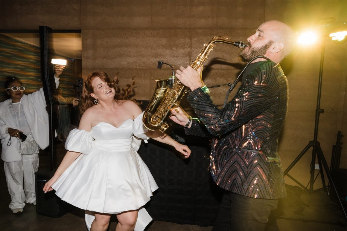 wedding saxophone dancefloor