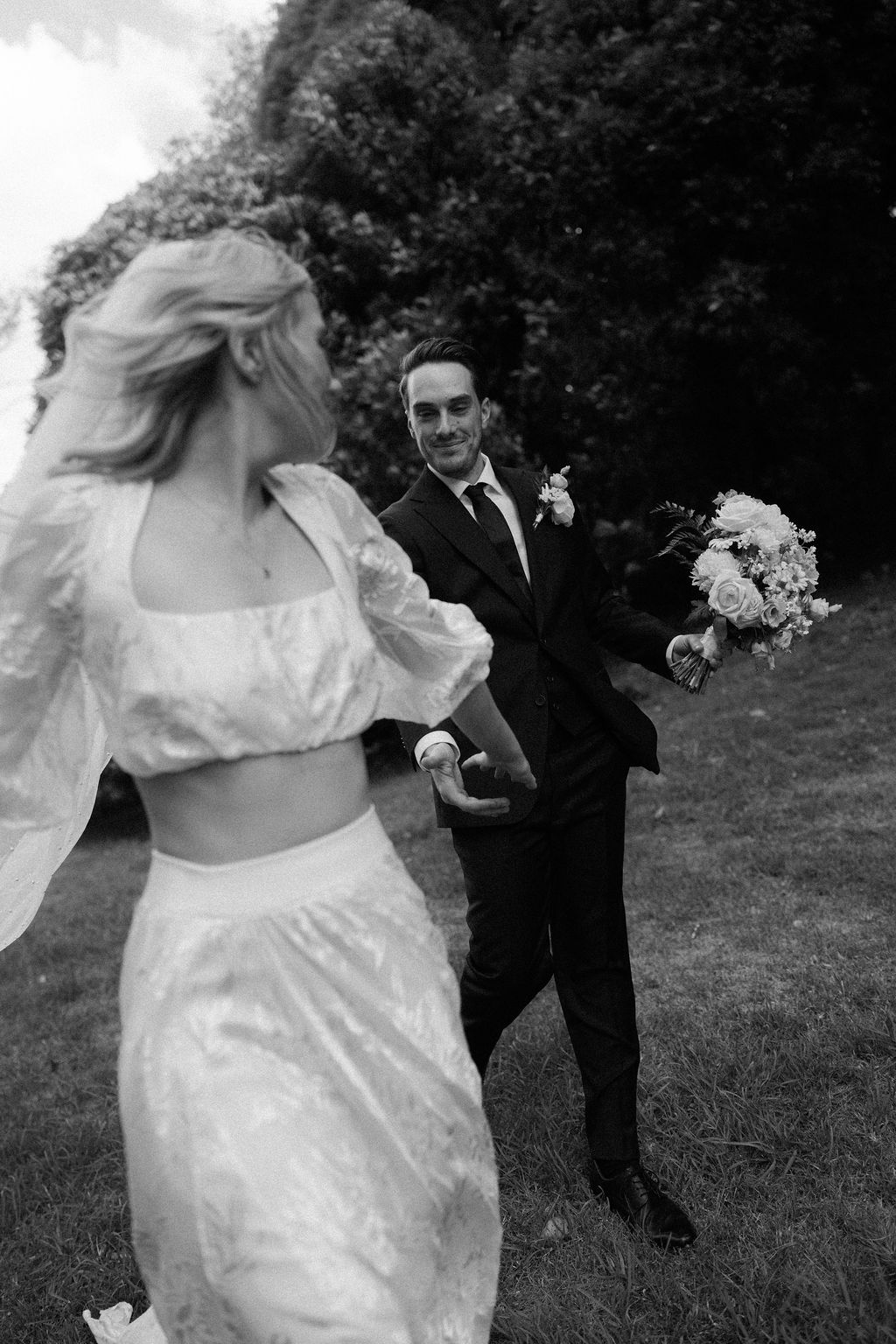 black and white couples portrait session in the Southern Highlands