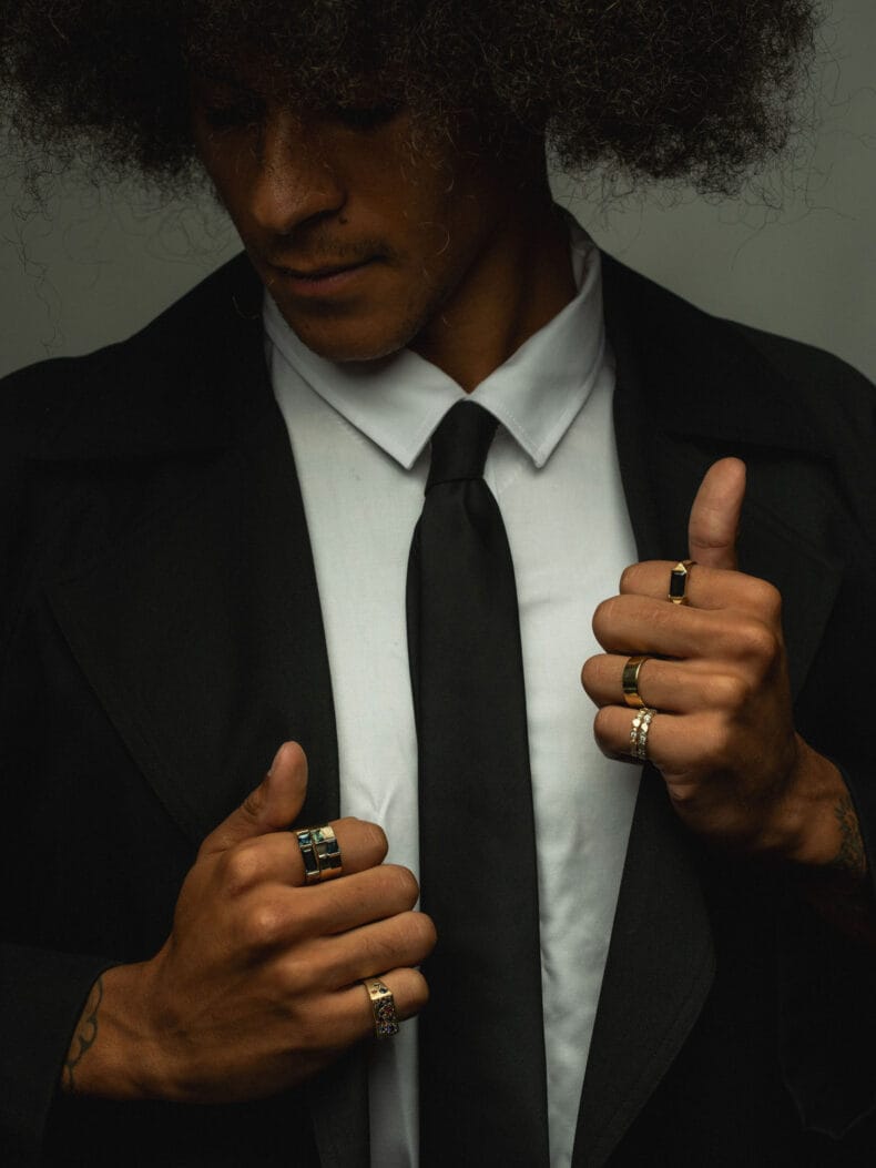 Black Finch | Modern men’s engagement rings
